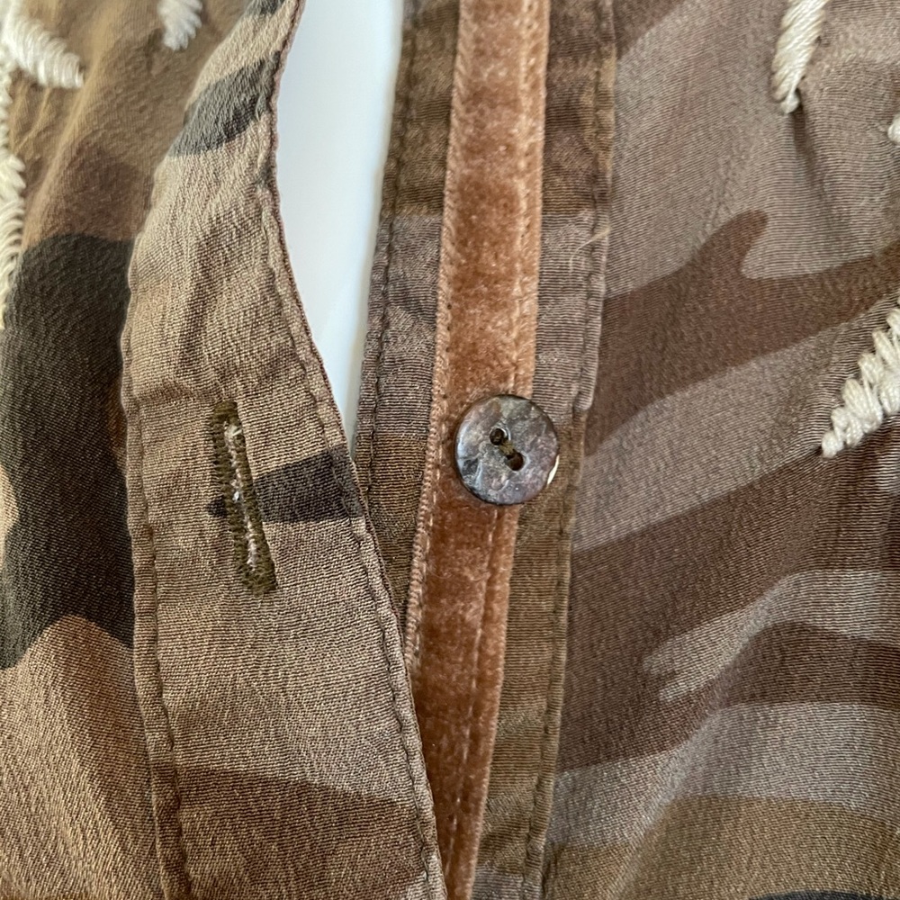 JOHNNY WAS Oversized large ollive lagenlook embroidered silk button down top - Picture 5 of 10